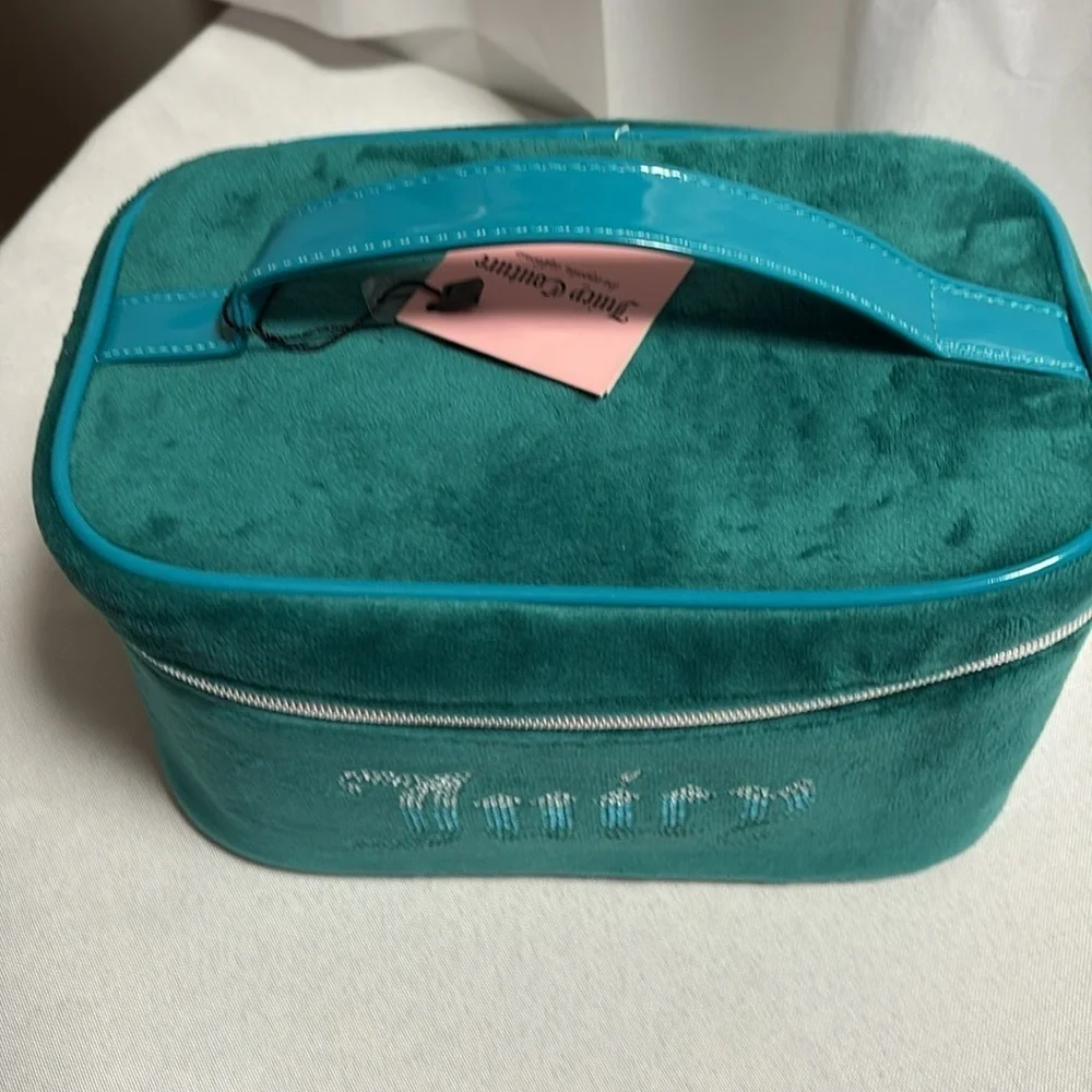 JUICY COUTURE Travel Cosmetic Bag, NWT. Beautiful Color.